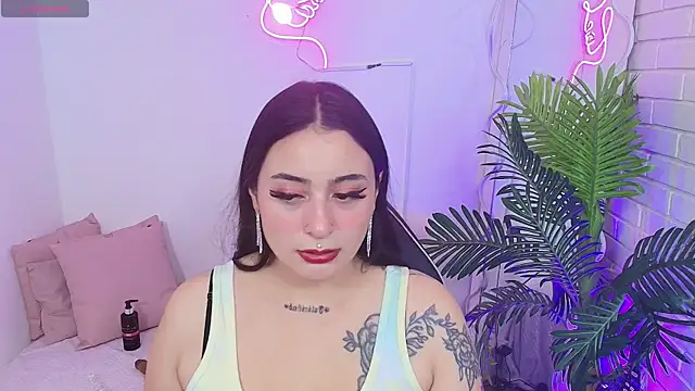 Snapshot of Darling_tay chatting on 09-28-25, 03:24 Darling tay online show from 09-28-25, 03:24