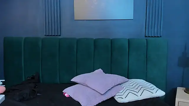 halleylorens online show from 09-25-25, 07:14