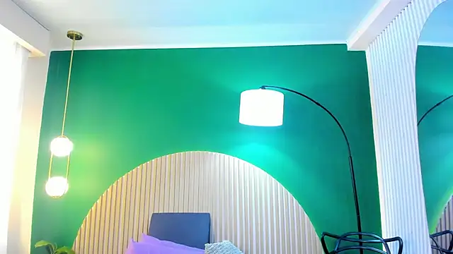 halleylorens online show from 11-22-25, 07:24