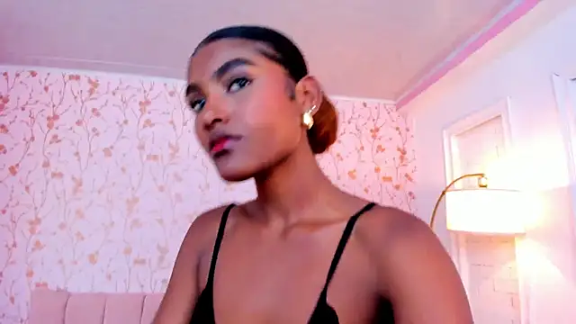 Snapshot of halleylorens chatting on 07-06-26, 07:05 halleylorens online show from 07-06-26, 07:05