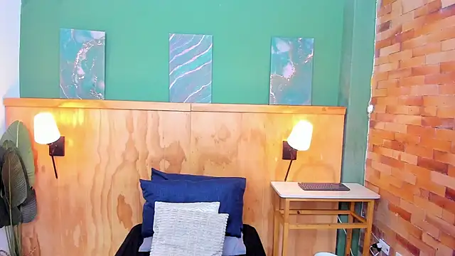 halleylorens online show from 04-07-26, 04:53