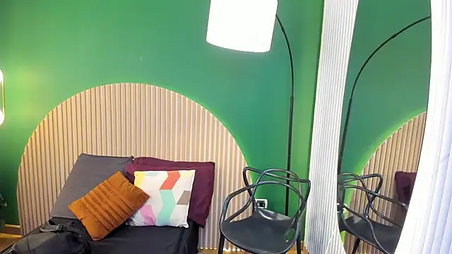 halleylorens online show from 11-13-25, 07:18