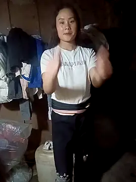 Snapshot of Ruaiuoi chatting on 02-16-26, 12:48 Ruaiuoi online show from 02-16-26, 12:48