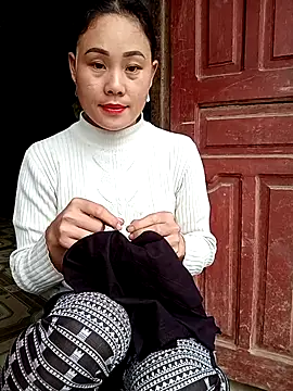 Snapshot of Ruaiuoi chatting on 02-17-26, 12:52 Ruaiuoi online show from 02-17-26, 12:52