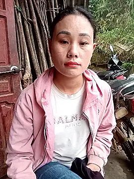 Snapshot of Ruaiuoi chatting on 02-18-26, 01:03 Ruaiuoi online show from 02-18-26, 01:03