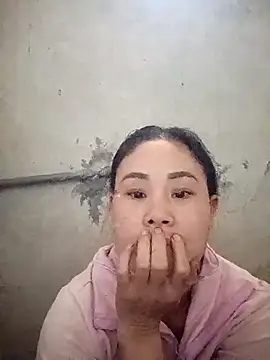 Snapshot of Ruaiuoi chatting on 02-28-26, 06:24 Ruaiuoi online show from 02-28-26, 06:24