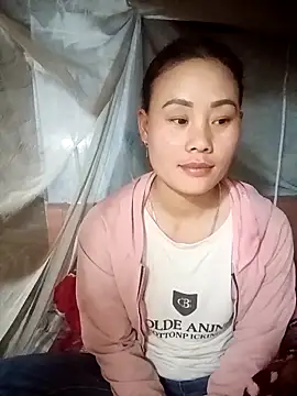 Snapshot of Ruaiuoi chatting on 02-12-26, 12:27 Ruaiuoi online show from 02-12-26, 12:27