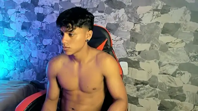 Snapshot of ZYZZ1312 chatting on 05-23-26, 04:11 ZYZZ1312 online show from 05-23-26, 04:11
