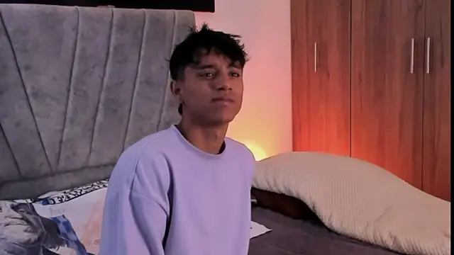 ZYZZ1312 online show from 10-10-25, 04:41