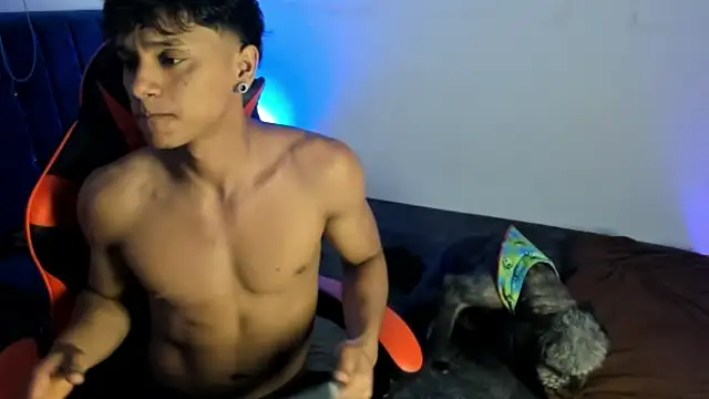 ZYZZ1312 online show from 06-10-26, 03:19