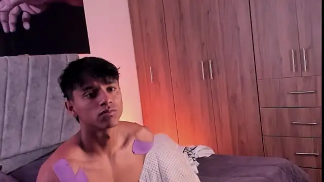 ZYZZ1312 online show from 10-13-25, 07:37