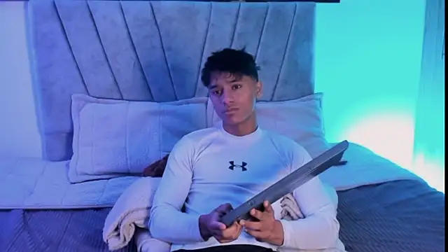 ZYZZ1312 online show from 10-17-25, 05:48