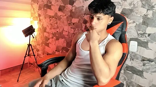 ZYZZ1312 online show from 06-25-26, 01:14