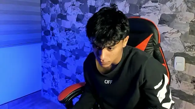 ZYZZ1312 online show from 07-11-26, 04:35