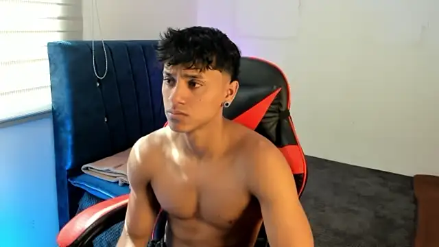 ZYZZ1312 online show from 06-10-26, 07:26