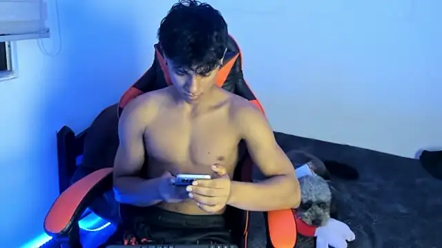 ZYZZ1312 online show from 06-08-26, 02:34