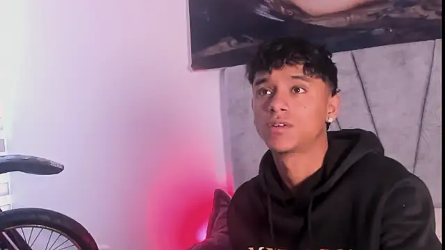 ZYZZ1312 online show from 12-02-25, 05:14