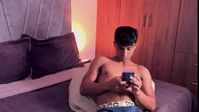 ZYZZ1312 online show from 09-18-25, 07:17