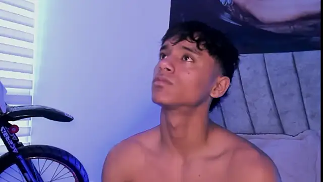 ZYZZ1312 online show from 10-28-25, 06:51