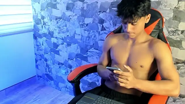 ZYZZ1312 online show from 07-17-26, 05:54