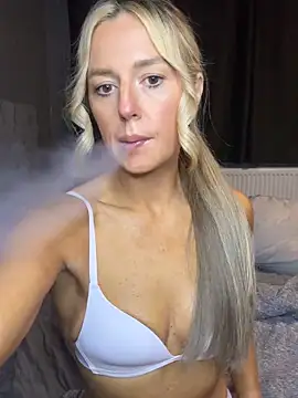 Snapshot of sammie-99 chatting on 09-17-25, 07:49 sammie-99 online show from 09-17-25, 07:49