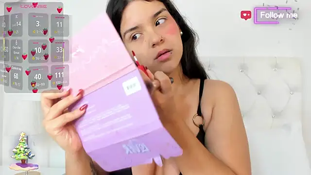 MiaMillers1 online show from 12-21-25, 12:07