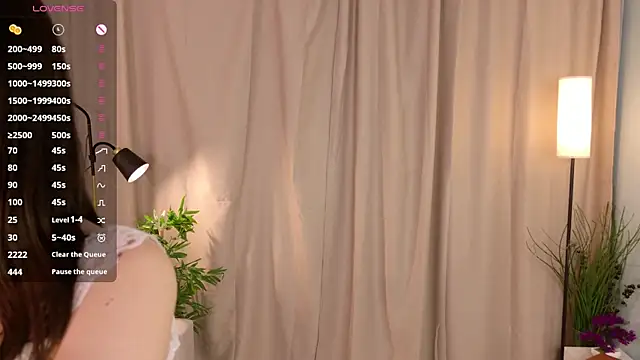 lisabaus online show from 10-28-25, 07:07