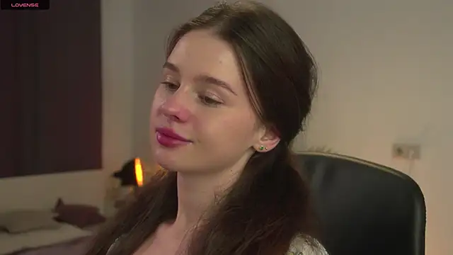 Snapshot of Olivia_Farrell chatting on 10-06-25, 01:23 Olivia Farrell online show from 10-06-25, 01:23