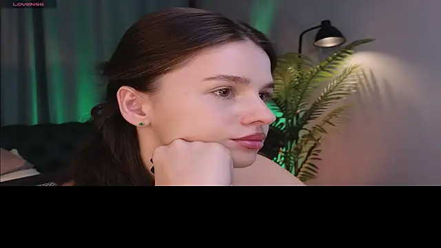 Snapshot of Olivia_Farrell chatting on 10-20-25, 12:49 Olivia Farrell online show from 10-20-25, 12:49