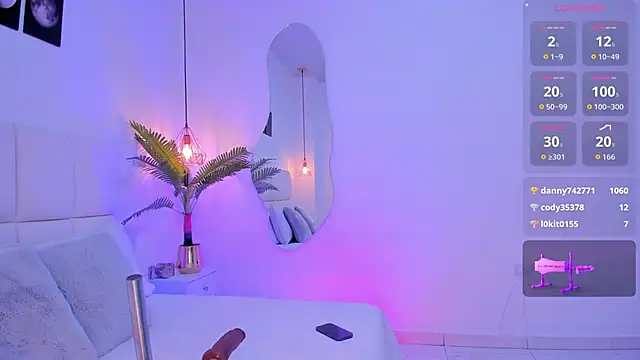 Snapshot of Sarita__Gomez chatting on 09-10-25, 05:28 Sarita Gomez online show from 09-10-25, 05:28