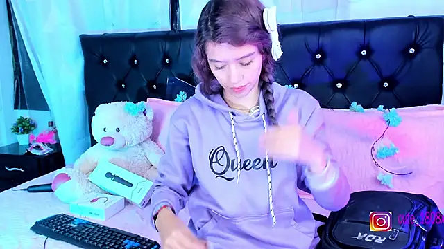 Sofiia cute  online show from 11-05-25, 03:31