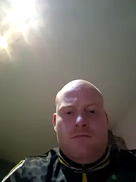 Snapshot of svenni2525 chatting on 10-20-25, 03:19 svenni2525 online show from 10-20-25, 03:19