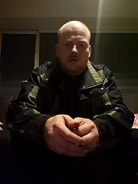Snapshot of svenni2525 chatting on 10-11-25, 06:20 svenni2525 online show from 10-11-25, 06:20