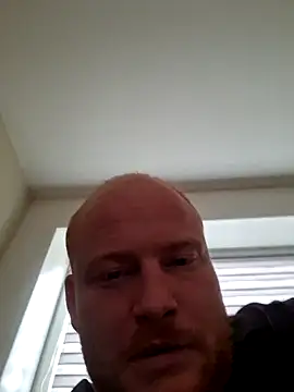 Snapshot of svenni2525 chatting on 10-16-25, 10:56 svenni2525 online show from 10-16-25, 10:56