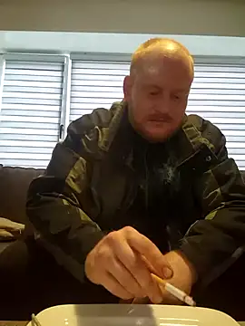 Snapshot of svenni2525 chatting on 10-13-25, 09:33 svenni2525 online show from 10-13-25, 09:33