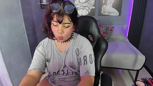 Zara Snow online show from 01-17-26, 01:58