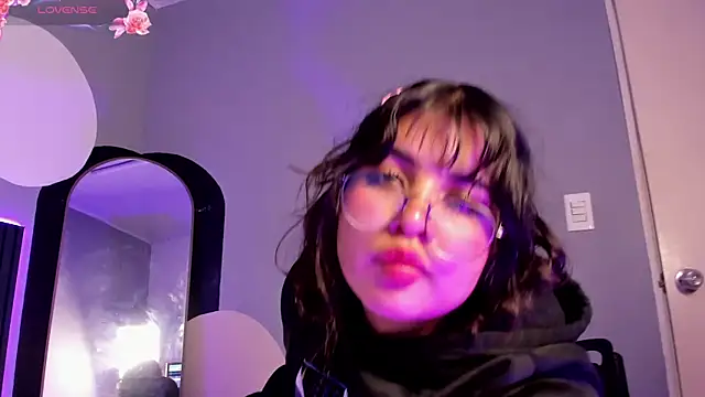 Zara Snow online show from 10-02-25, 03:10