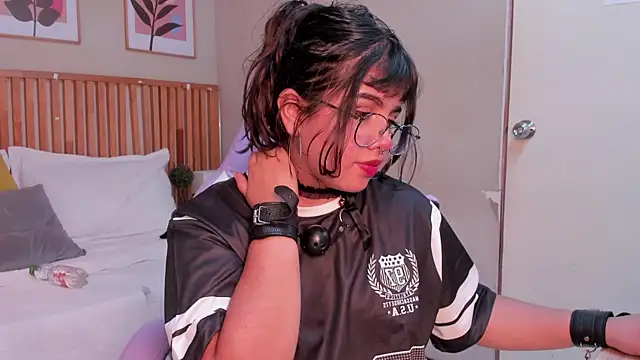 Zara Snow online show from 11-08-25, 01:20