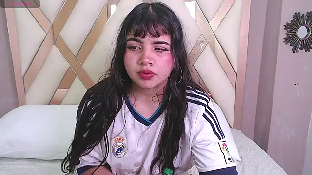 Zara Snow online show from 11-14-25, 03:48