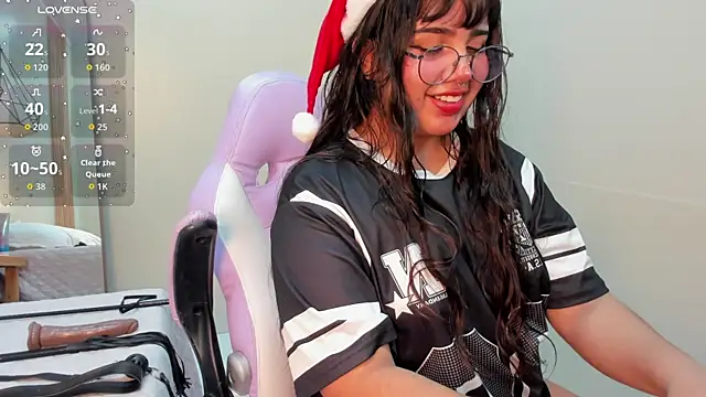 Zara Snow online show from 12-13-25, 09:43