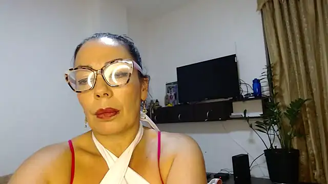 naiaratobon   online show from 10-12-25, 07:32