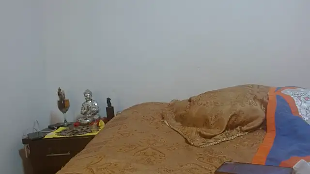 naiaratobon   online show from 03-14-26, 12:27