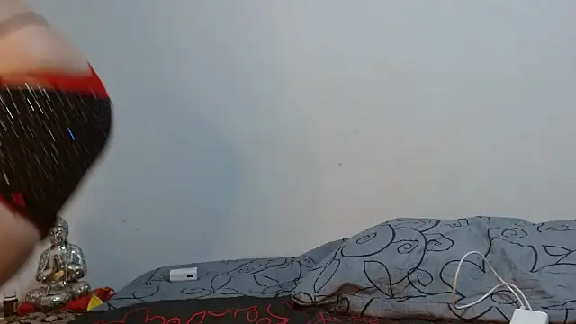 naiaratobon   online show from 03-15-26, 05:47