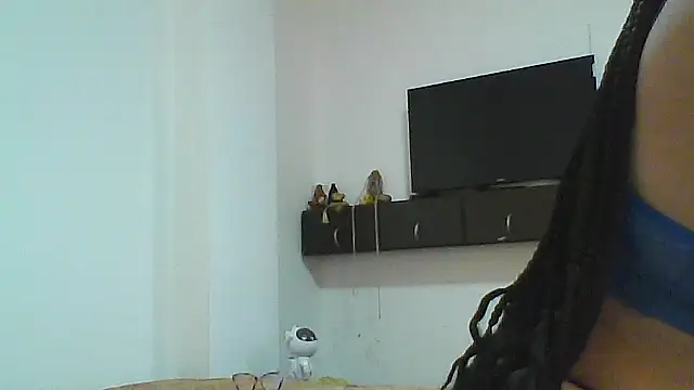 naiaratobon   online show from 11-04-25, 09:51