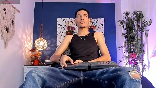 Snapshot of Adonis_WB chatting on 10-07-25, 10:11 Adonis WB online show from 10-07-25, 10:11