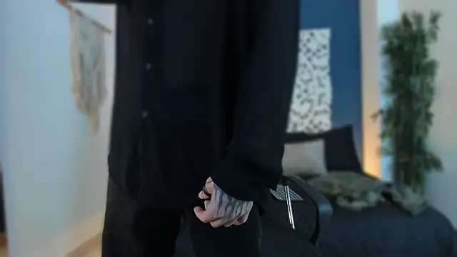 Donovan Desmond online show from 02-08-26, 02:53