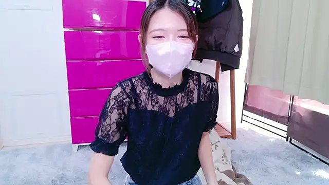 Azusa DoMybest online show from 05-17-26, 04:12