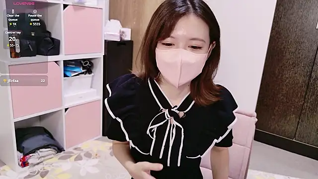 Azusa DoMybest online show from 04-12-26, 06:16