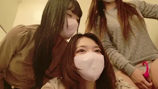 Azusa DoMybest online show from 04-10-26, 10:11