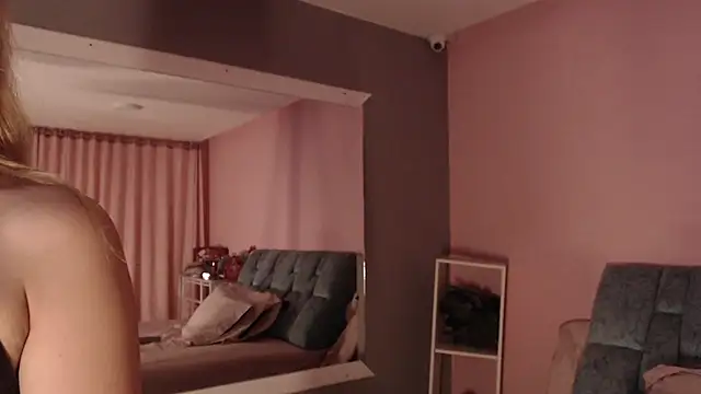 Camila Russoo online show from 01-13-26, 09:08